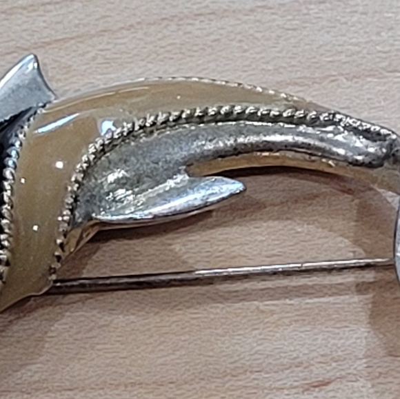 Darlene Dolphin Pin - Gold Tone & Enamel - Vintage - Picture 8 of 12